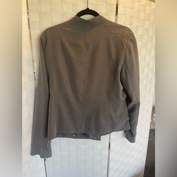 APT 9 Jacket - Picture 4 of 9